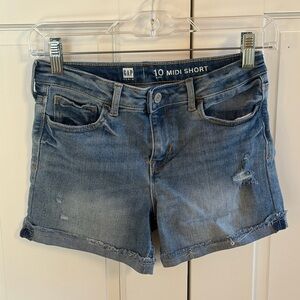 GAP Distressed Midi Jean Shorts - Faded Blue ♻️🪩